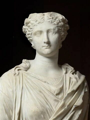 statue, image 2/17