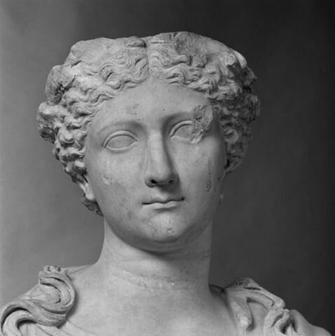 statue, image 10/17