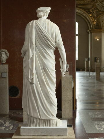 statue, image 5/17