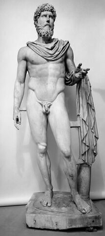 statue