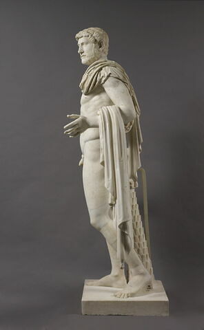 statue, image 9/12