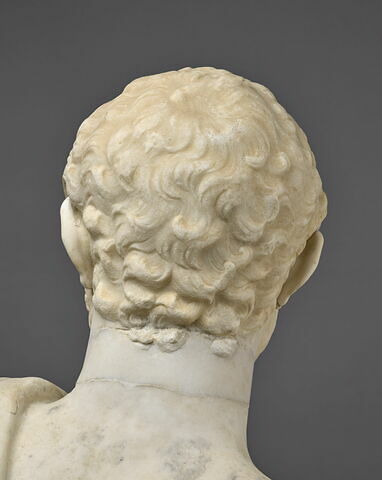 statue, image 4/12