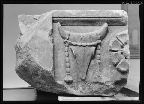 parapet ; base de colonne, image 3/3
