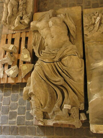 Tirage intégral d’un relief en deux parties de la figure de Zeus, image 2/4