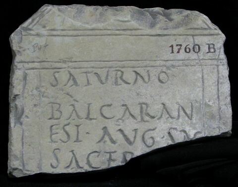 Stèle votive à Saturne