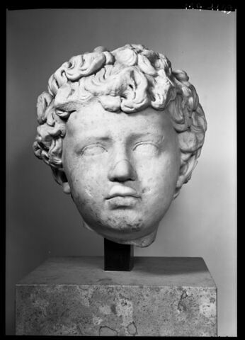 statue, image 6/9