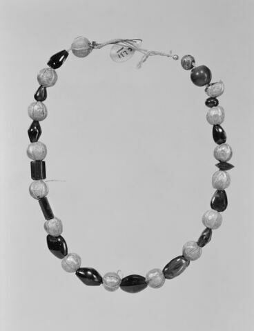 collier, image 2/3