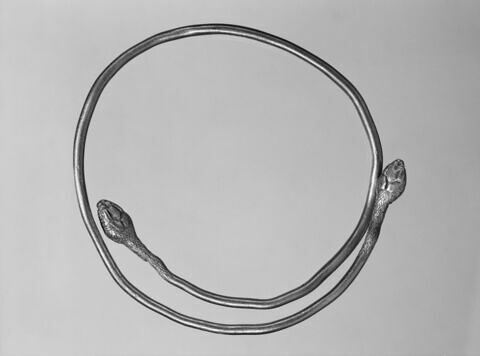 bracelet, image 2/2