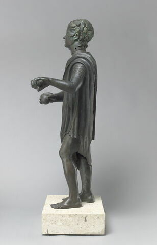 statue, image 4/6
