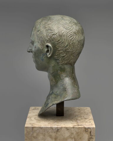 statue, image 5/5
