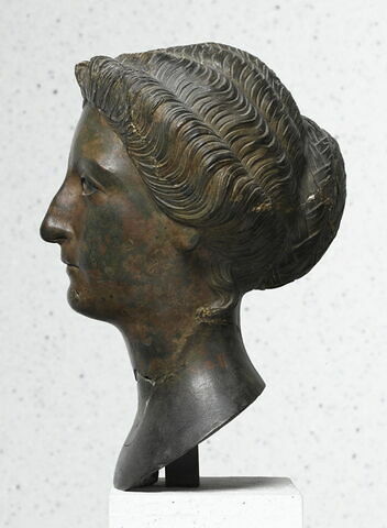 statue, image 2/3