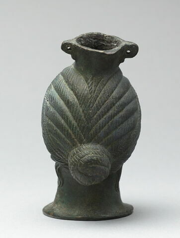 vase plastique ; situle, image 2/5