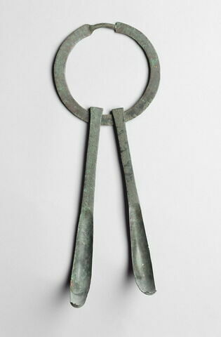 strigile  ; anneau porte-strigile