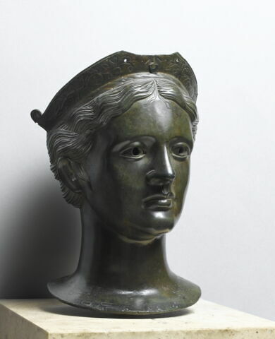 statue, image 2/2