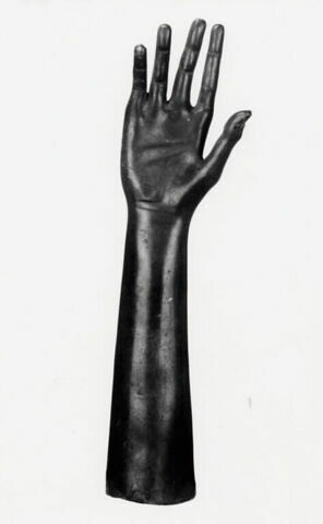 statue