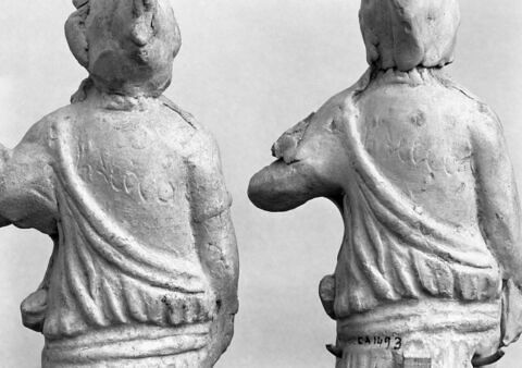 figurine, image 2/2