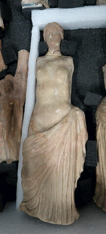 figurine, image 2/2