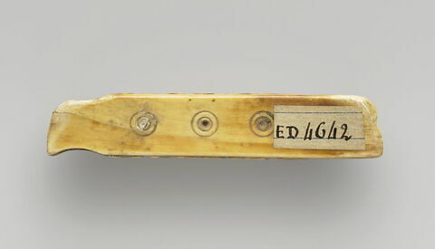 sifflet ; tessère, image 4/4