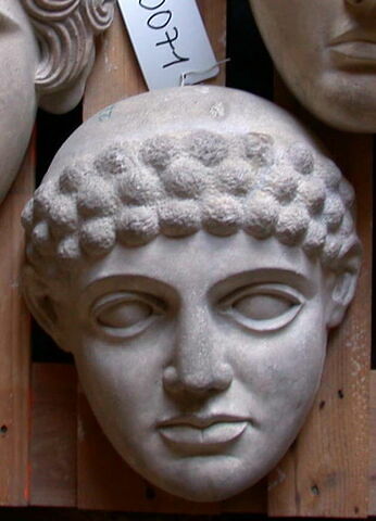 Tirage partiel d’un “masque” de couvercle de sarcophage