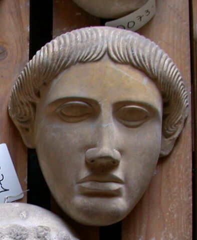 Tirage partiel d’un “masque” de couvercle de sarcophage