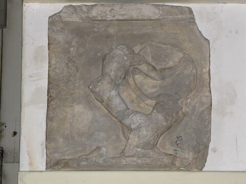 Tirage intégral d'une métope représentant un grec combattant une Amazone, image 1/1