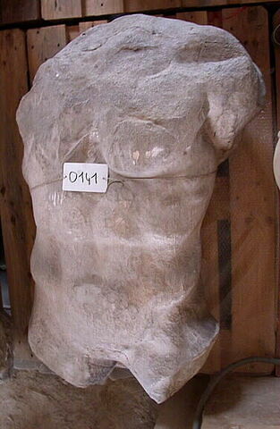 Tirage intégral du torse d’une figure masculine du fronton ouest du Parthénon, dite "Hermès"

Le nouveau fragment constitué par la cuisse n'avait pas encore été rajouté