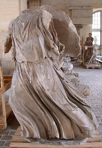 Tirage intégral d’une figure féminie voilée du fronton est du Parthénon, dit "Artémis" ou "Illithye"