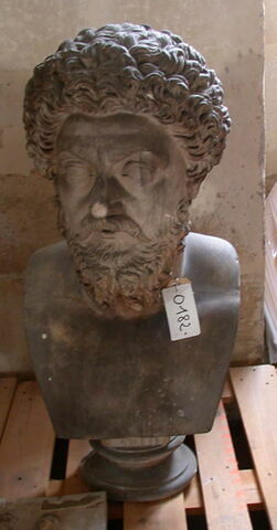 Tirage d’un buste de l'empereur Marc-Aurèle, image 1/1