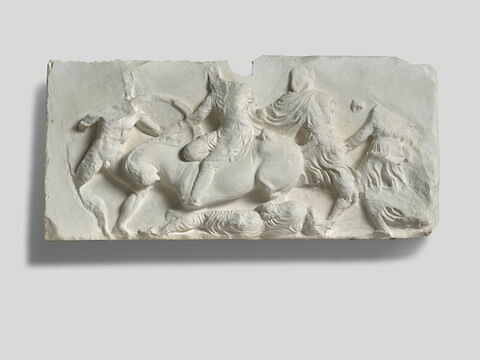 Tirage d’un relief représentantle combat entre les Grecs et les Perses, image 2/2