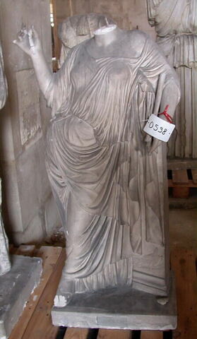 Tirage d'une Aphrodite anciennement restaurée en muse