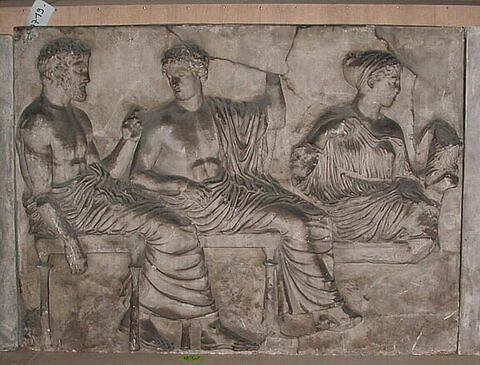 Tirage d’une plaque de la frise est du Parthénon représentant Poséidon, Apollon et Artémis, image 1/1