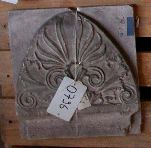 Tirage du couronnement en palmette d'acanthes (anthémion) d'une stèle funéraire attique, image 1/1
