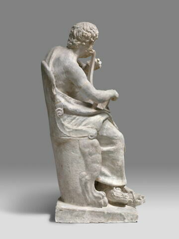 Figure “D” ou “M” (?), image 4/6
