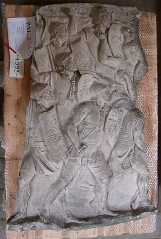 Tirage d’une plaque de la colonne Trajanne représentant une scène de combat, image 1/1