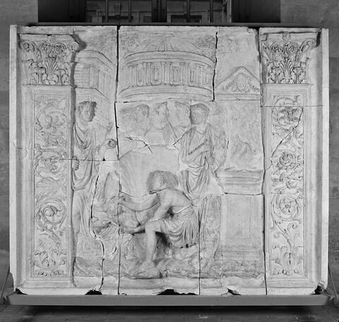 Tirage d'un relief  de l'Ara Pietatis Augustae, dit “relief Medicis”.