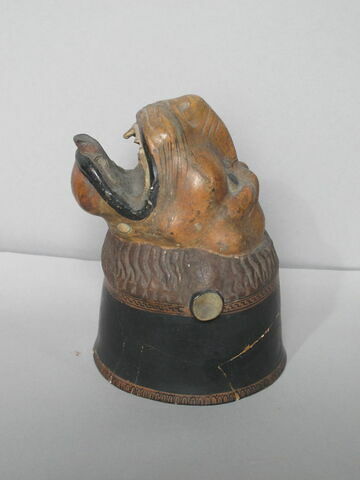 vase plastique ; rhyton