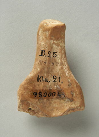 figurine, image 2/2