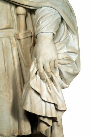 statue, image 8/11