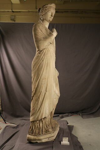 statue, image 3/5