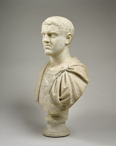 statue, image 2/9