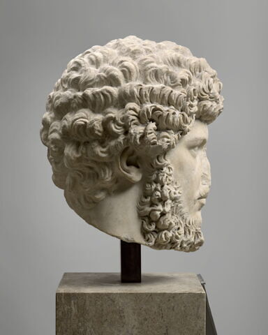 statue, image 2/5