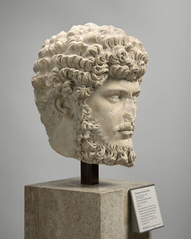 statue, image 3/5
