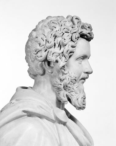 statue, image 6/8