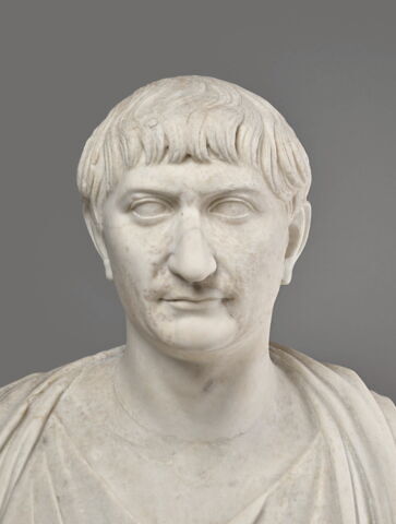statue, image 7/11