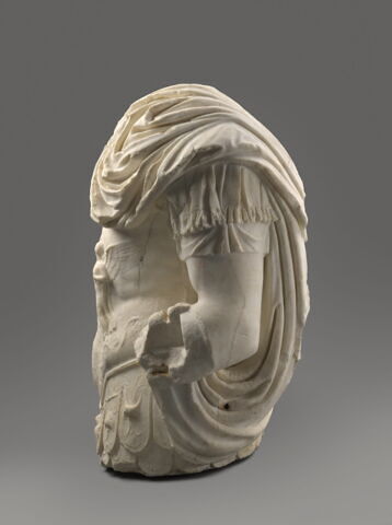 statue, image 2/7