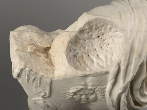 statue, image 5/7