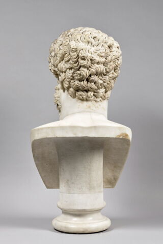 statue, image 3/14
