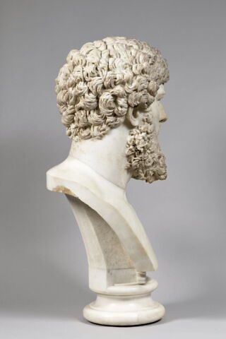 statue, image 4/14