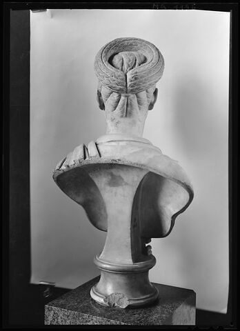 statue, image 10/10