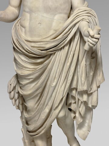 statue, image 2/13
